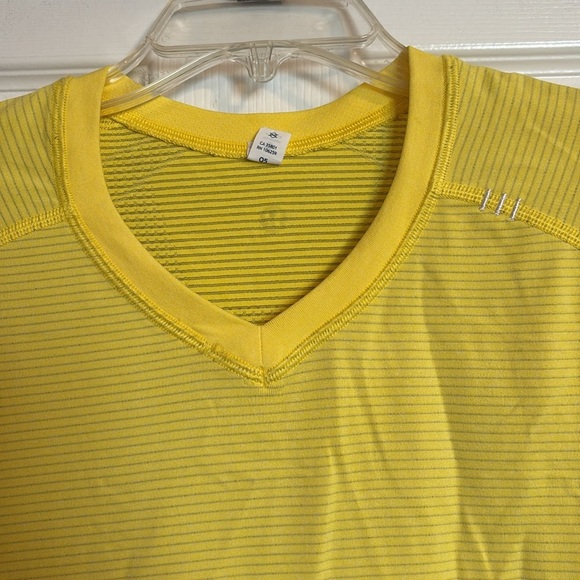 Lululemon men’s yellow striped V neck athletic t-shirt size medium - Picture 2 of 10